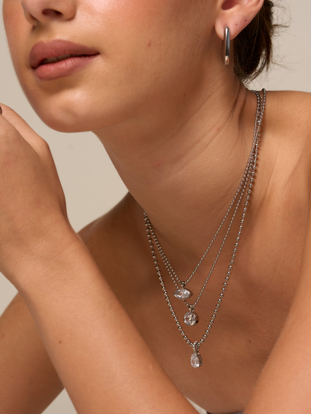 Collar Bolitas Con Dije Zirconia Gota