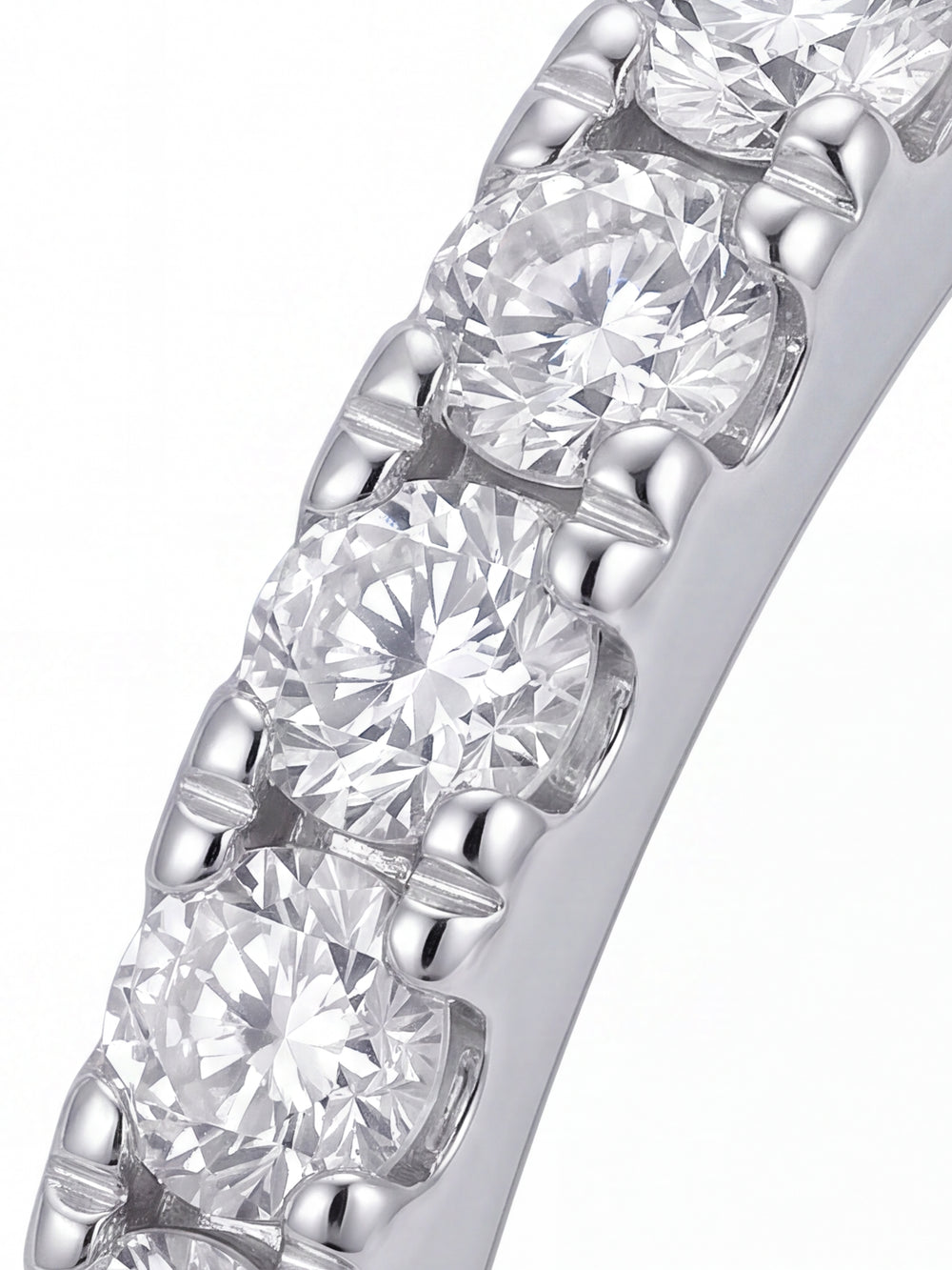 Par Arracada Delgada Con Moissanitas 24 mm 0.48 CT