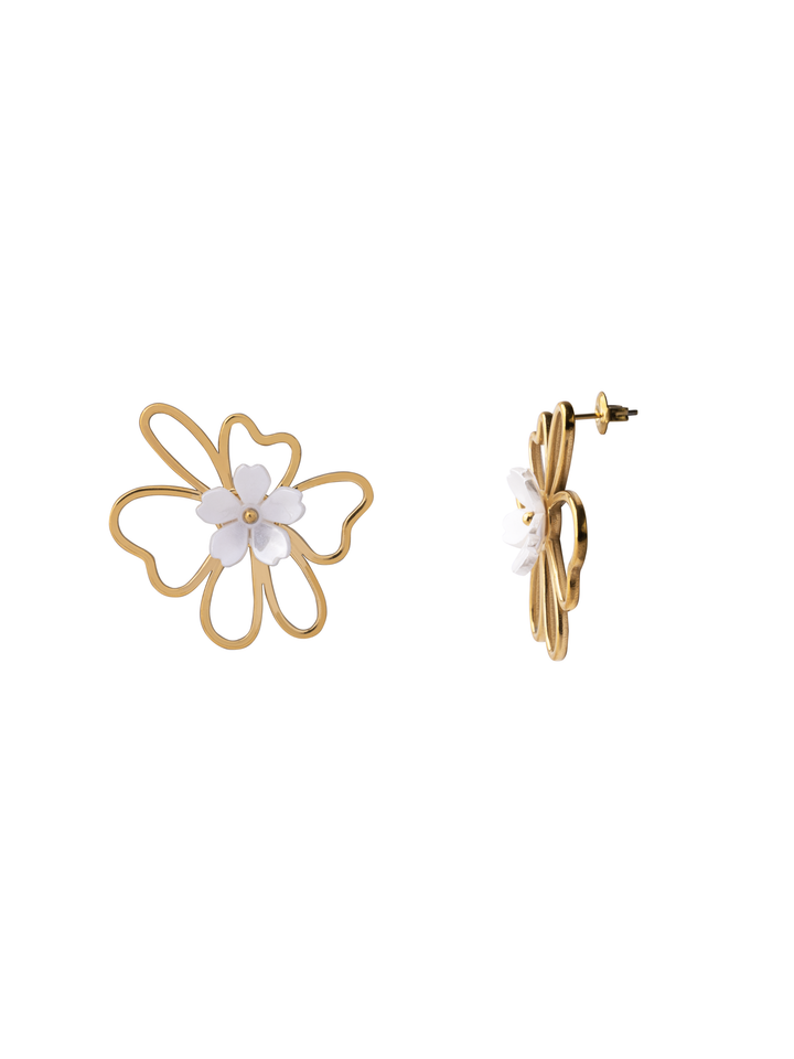 Par Arete Contorno Irregular Flor Blanca