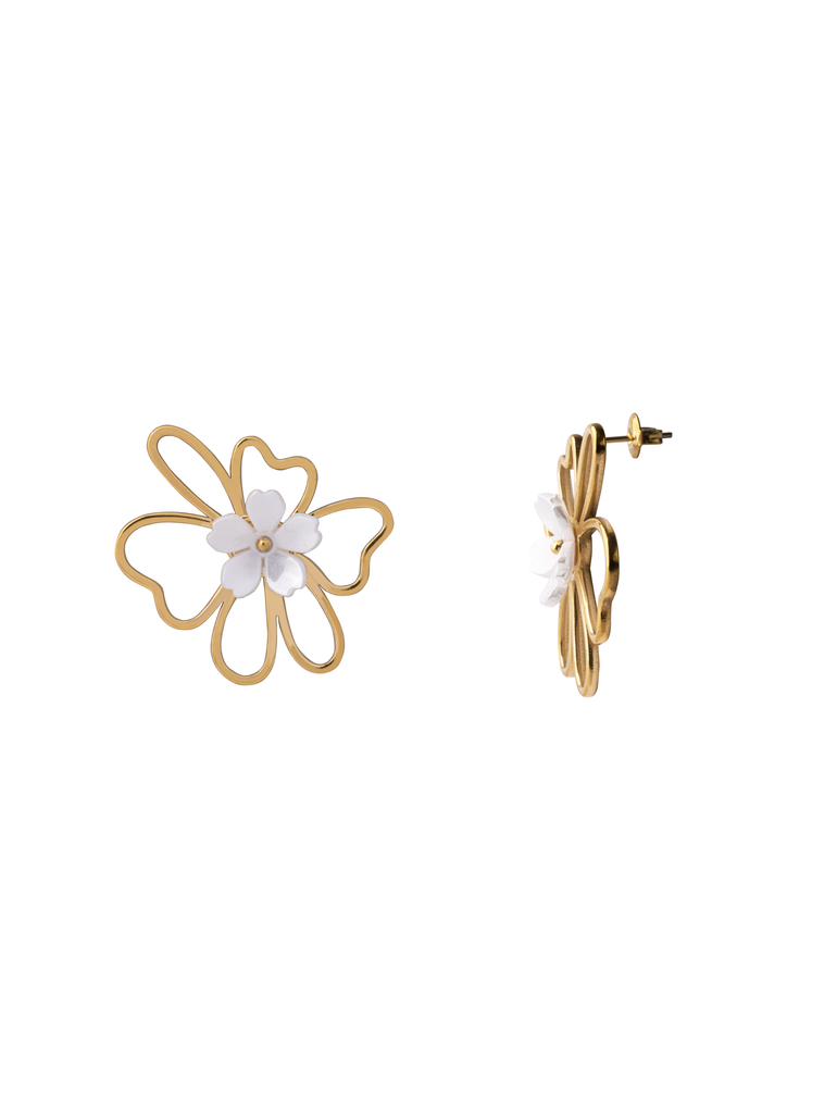 Par Arete Contorno Irregular Flor Blanca