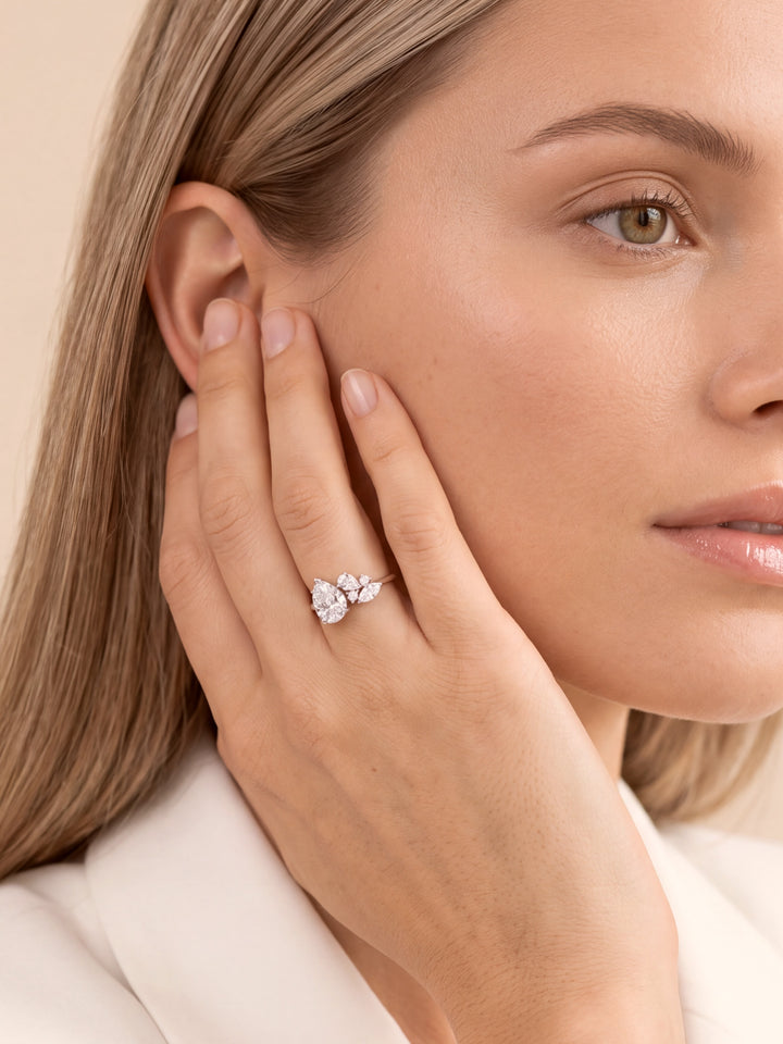Anillo Plateado Zirconia Marquesa Y Laterales