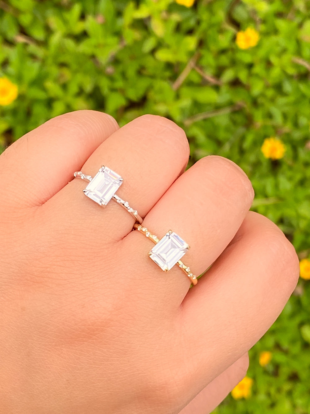 Anillo Con Piedra Rectangular Blanca Y Zirconias