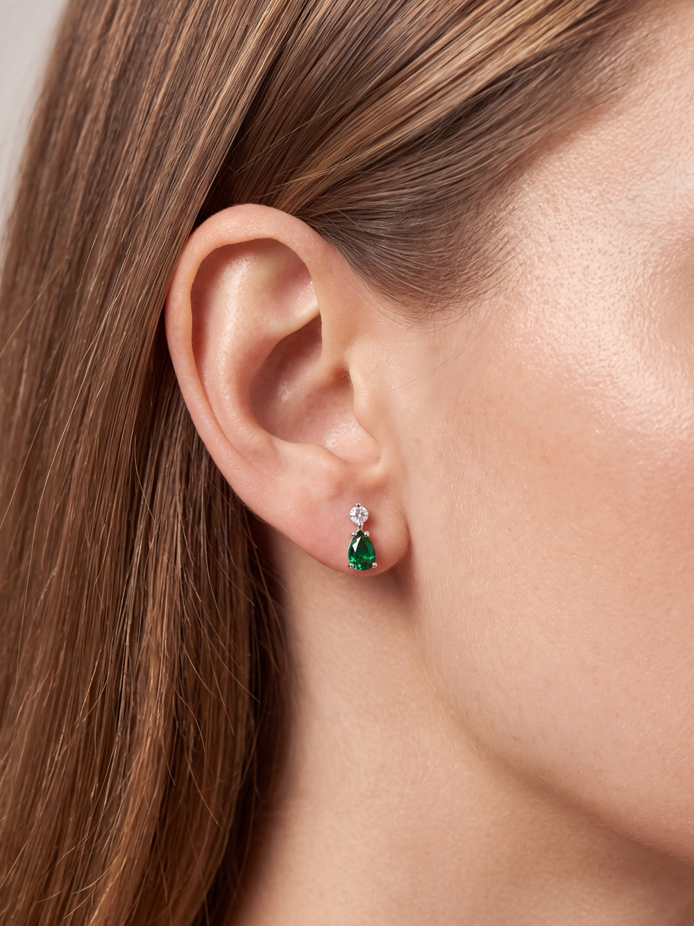 Par Arete Zirconia Con Gota Verde