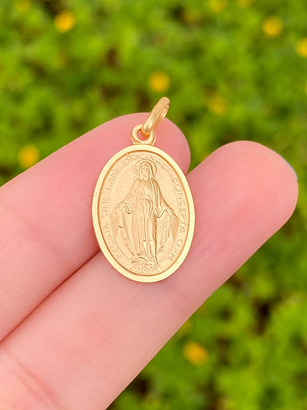Dije Virgen Milagrosa 19 mm Oro 14k