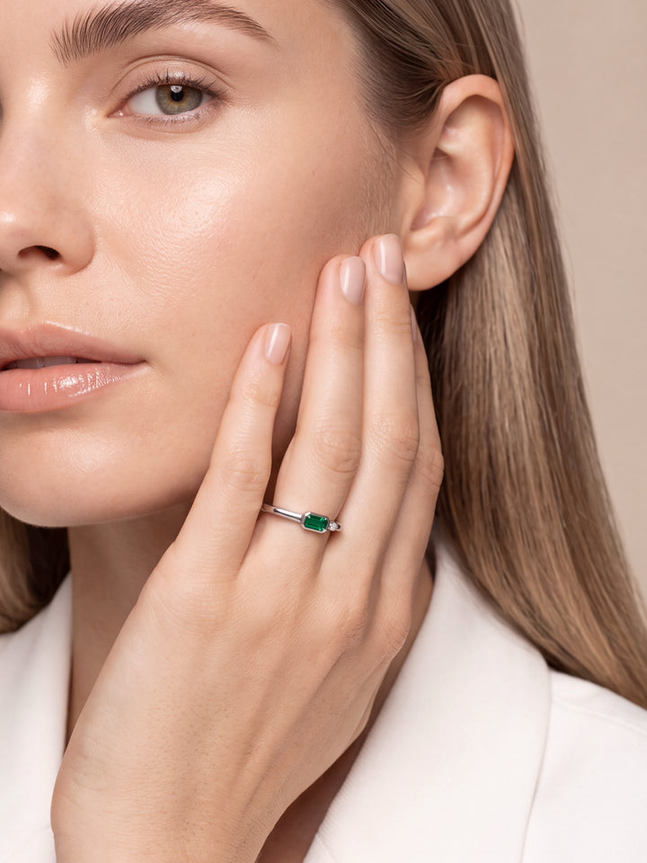 Anillo Rectangular Con Zirconia Birthstone
