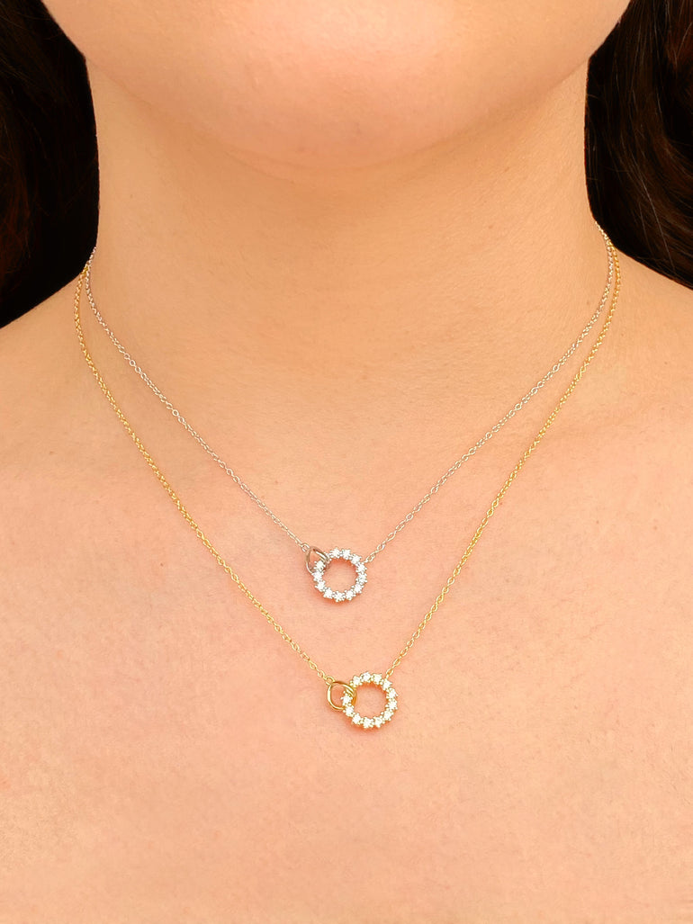 Collar Dije Circulo Entrelazados Liso Y  Zirconias