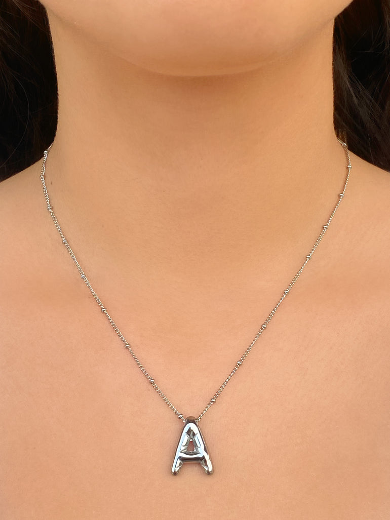 Collar Bolitas Plateado Inicial Balloon