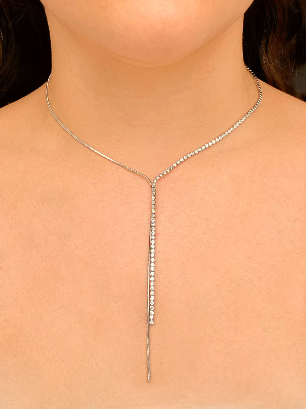 Collar Corbatin Tira Con Zirconias