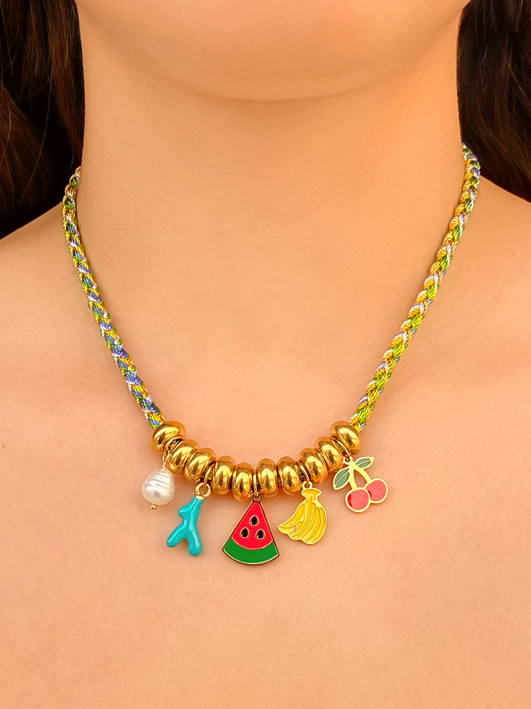 Collar Verde Con Dijes Frutas y Coral
