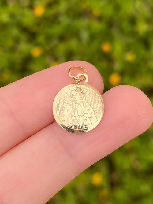 Dije Virgen Grabada Redonda Oro 14k