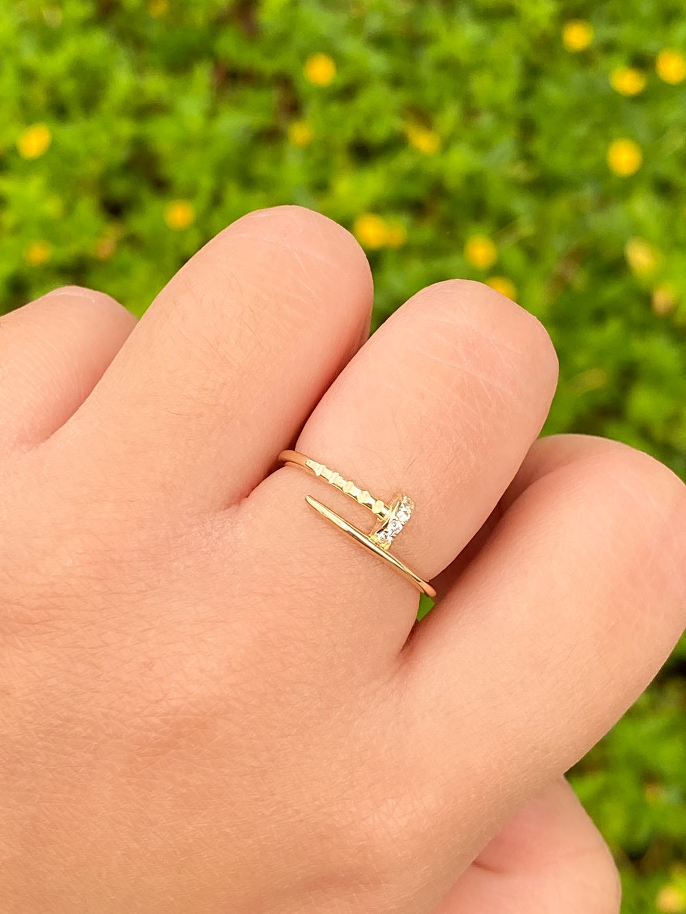 Anillo Clavo Zirconias Oro 14k