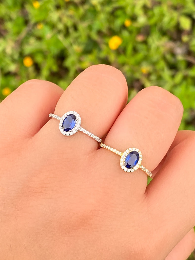 Anillo Ovalo Con Zirconia Azul