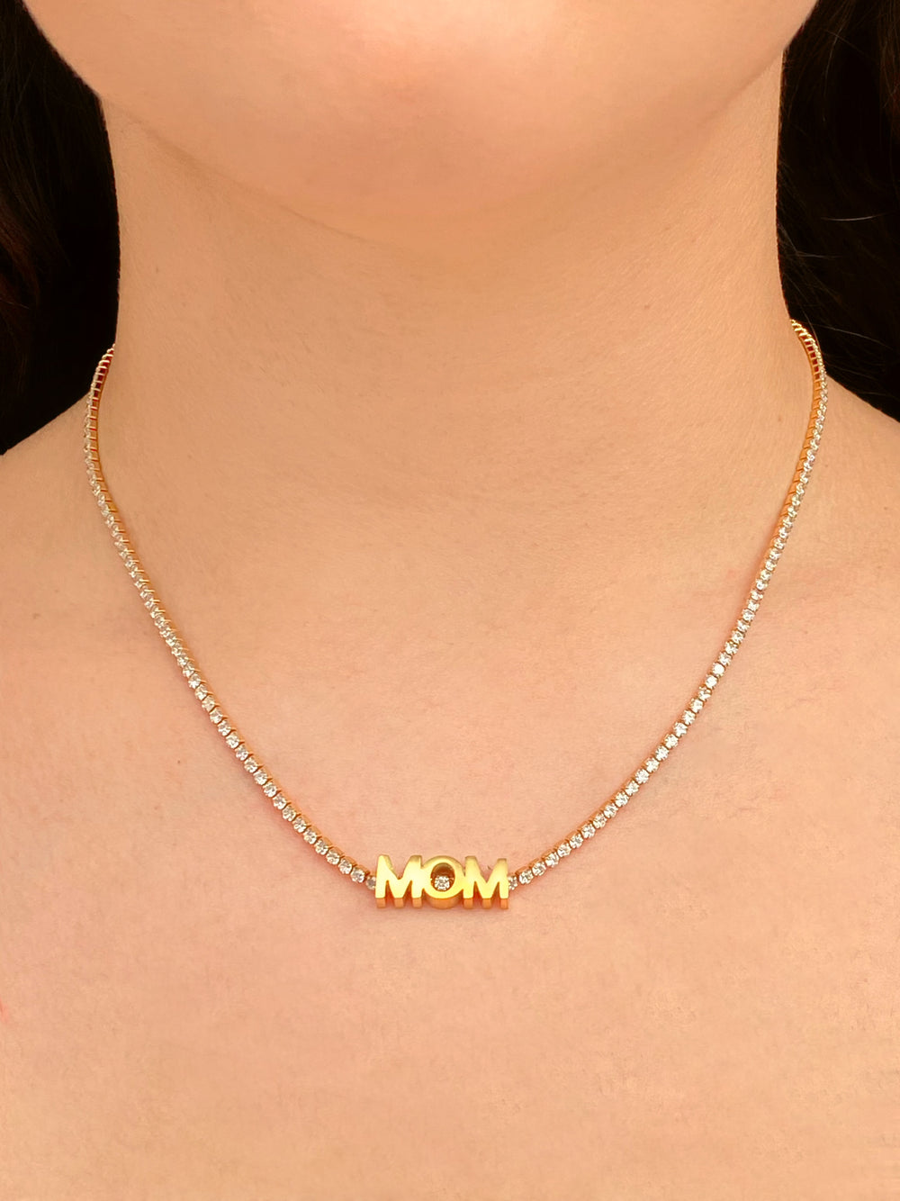 Collar Con Zirconias MOM