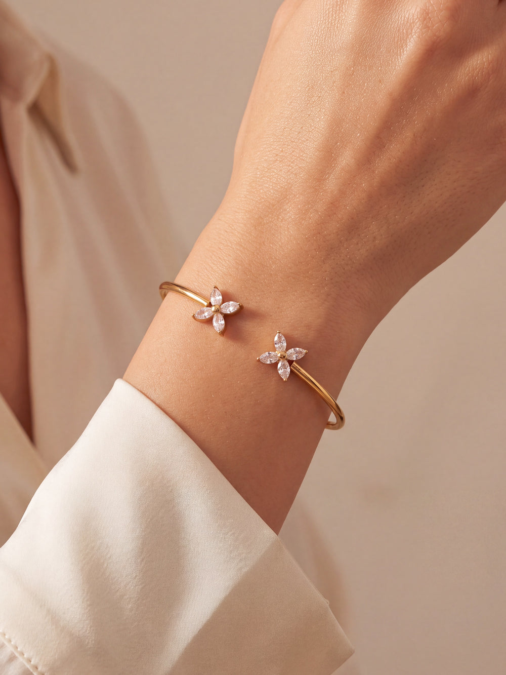 Brazalete Abierto Doble Flor Zirconia