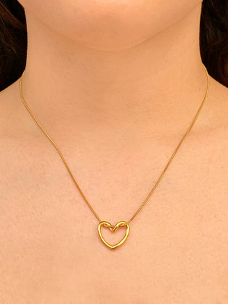 Collar Delgado Dije Contorno Corazon