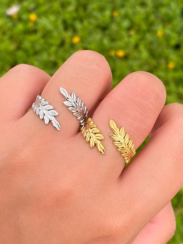 Anillo Hojas Cruzado