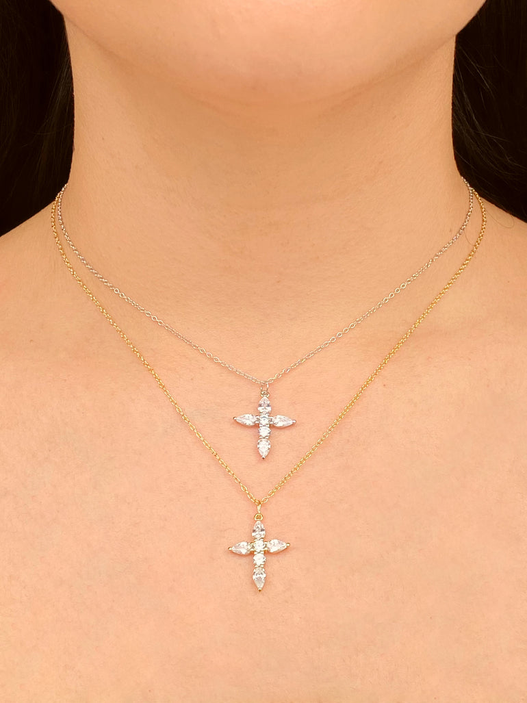 Collar Con Cruz Seis Zirconias