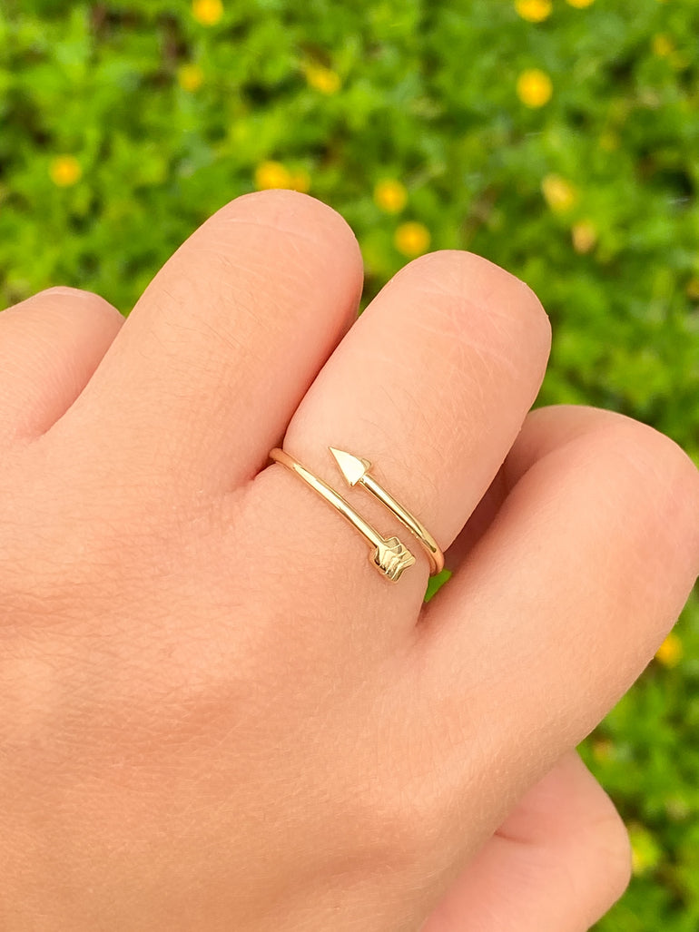 Anillo Ajustable Flechas Oro 14k