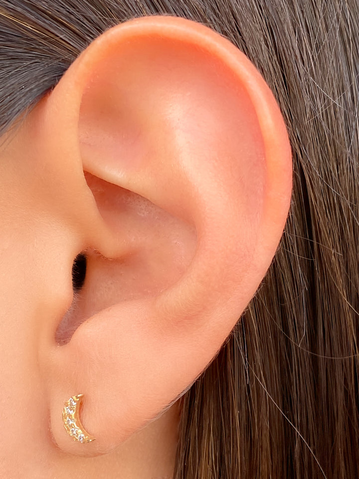 Arete Broquel Luna Diamante 0.05 CT Oro 14k