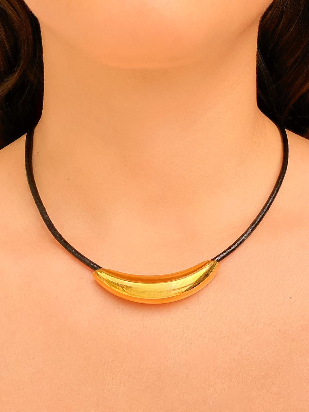 Collar Cordon Con Dije Dorado Curveado