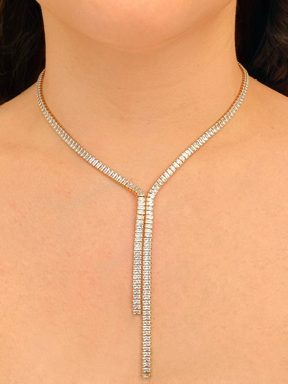 Collar Corbatin Doble Tira Zirconias