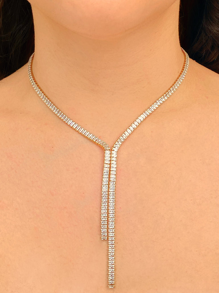 Collar Corbatin Doble Tira Zirconias