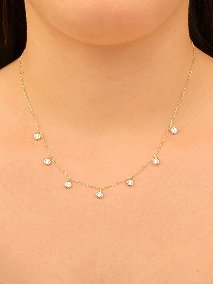 Collar Con Zirconias Redondas Colgantes