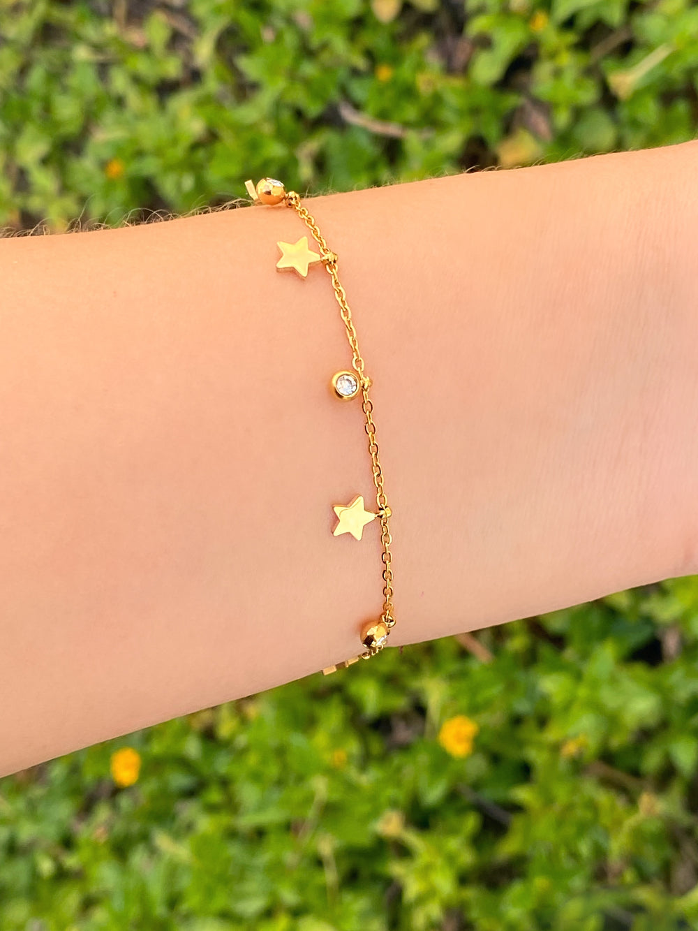 Pulsera Con Dijes Estrellas Y Zirconias