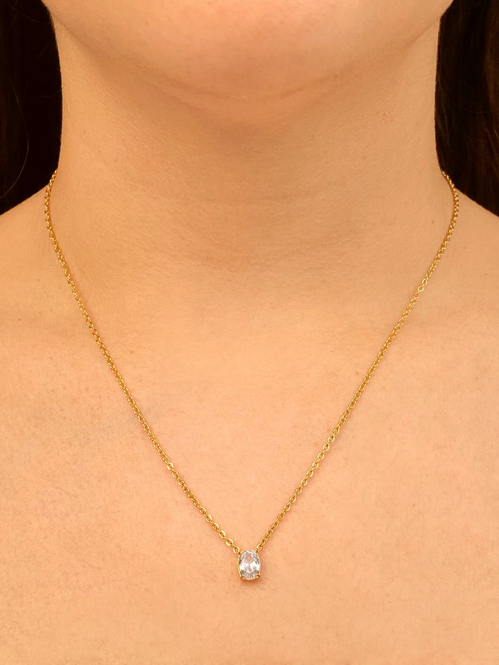 Collar Con Dije Ovalado Zirconia
