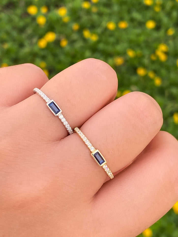 Anillo Zirconias Con Mini Baguette Azul