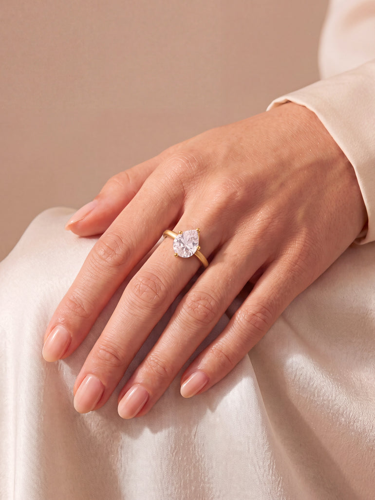 Anillo Zirconia Pera Central