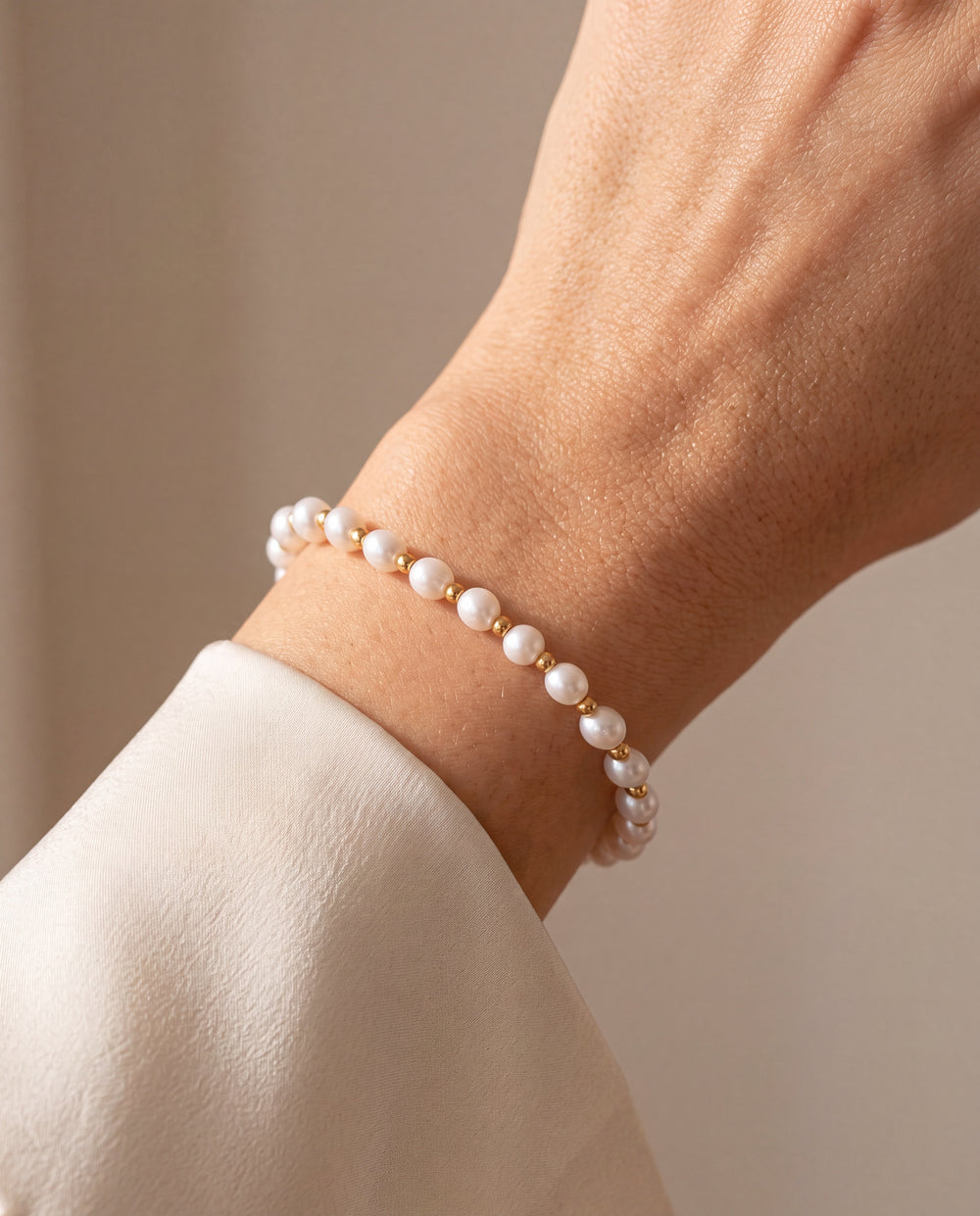 Pulsera Perlas Y Bolitas Doradas