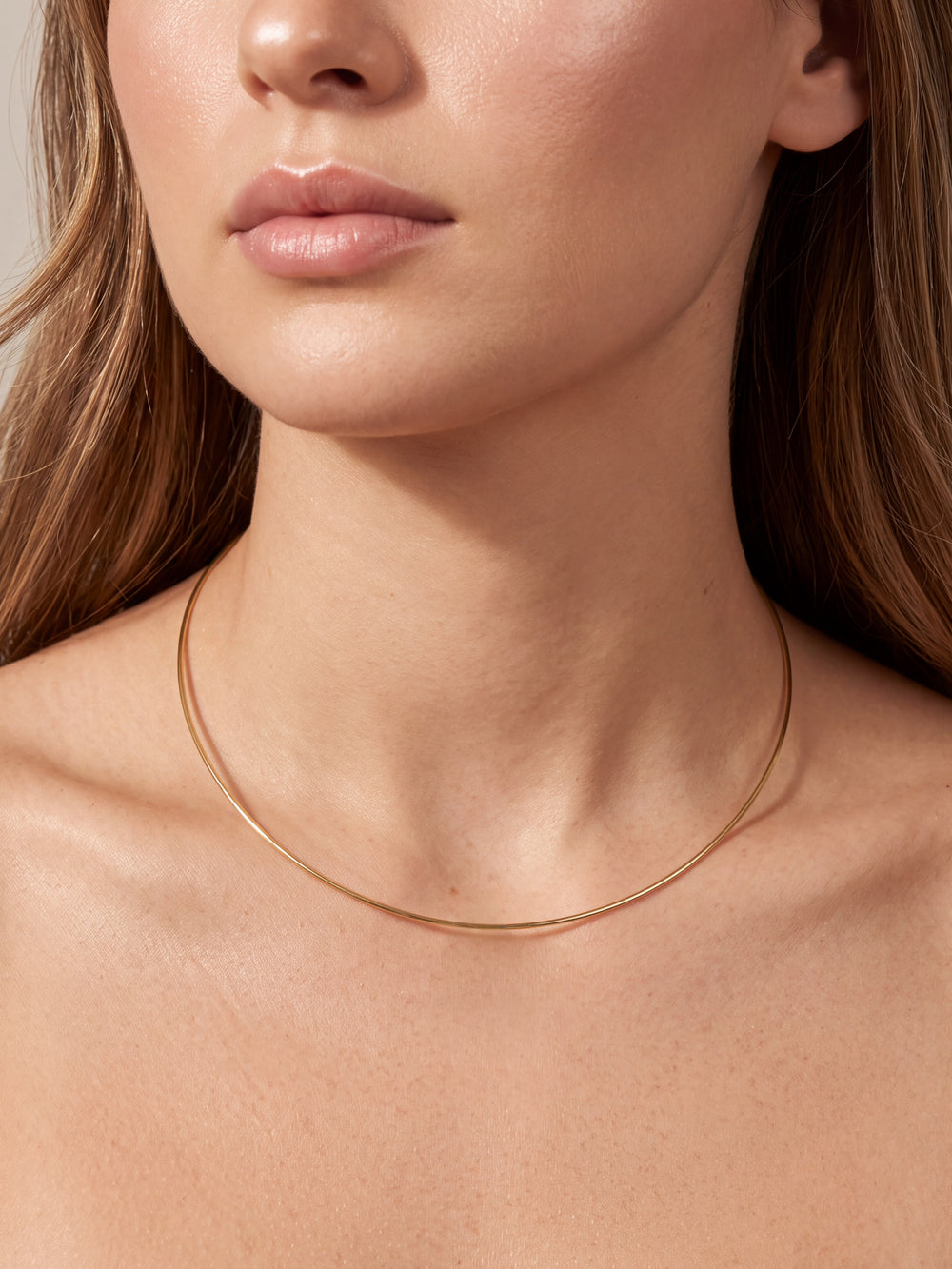 Choker Rigido Liso Dorado