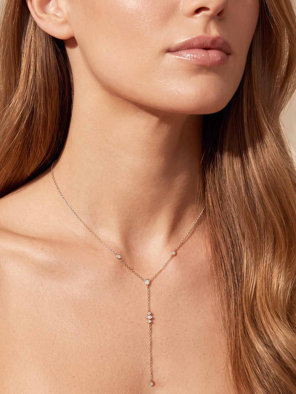 Collar Corbatin Con Zirconias