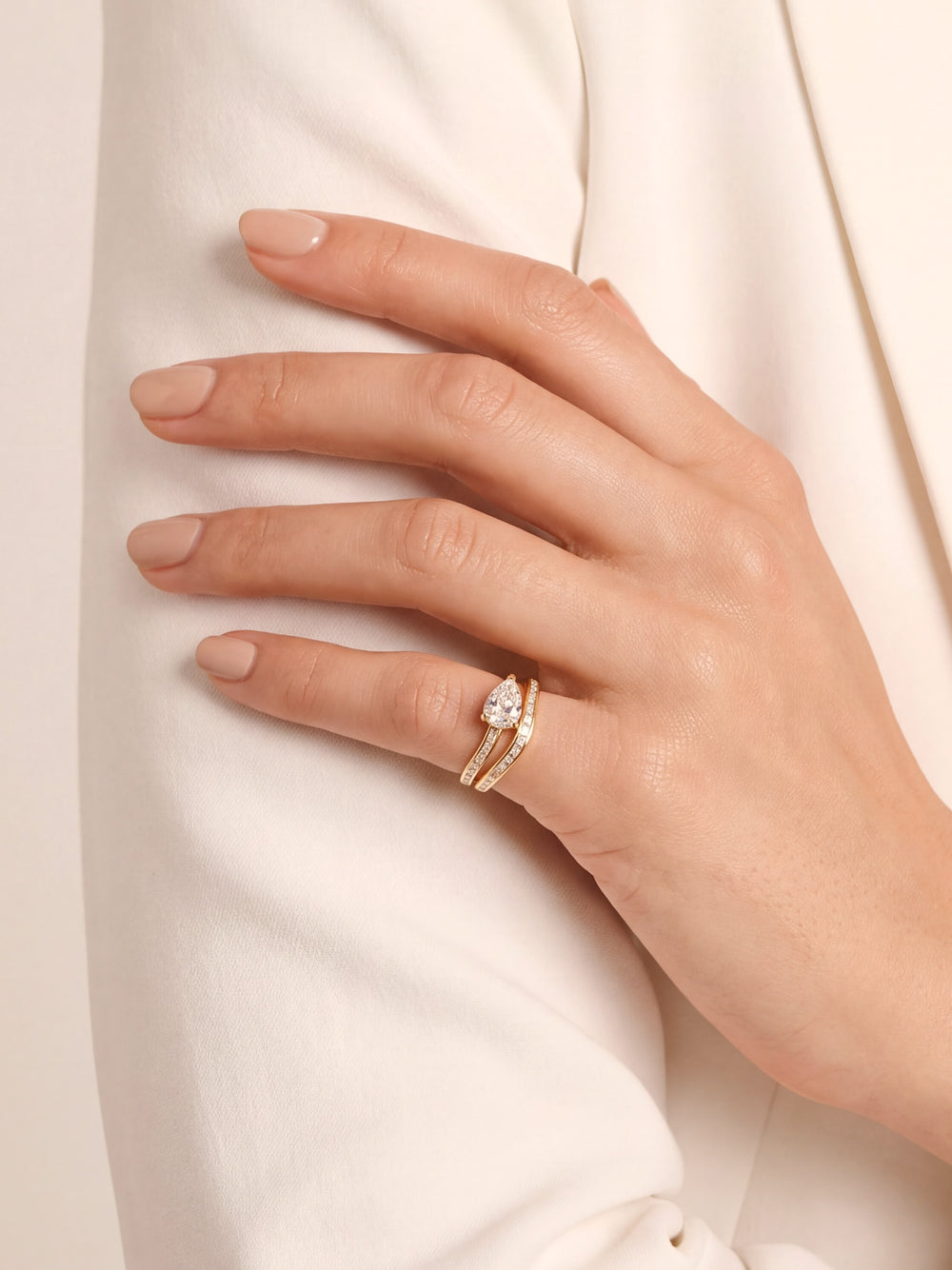Anillo Doble Con Zirconias Baguettes Y Pera