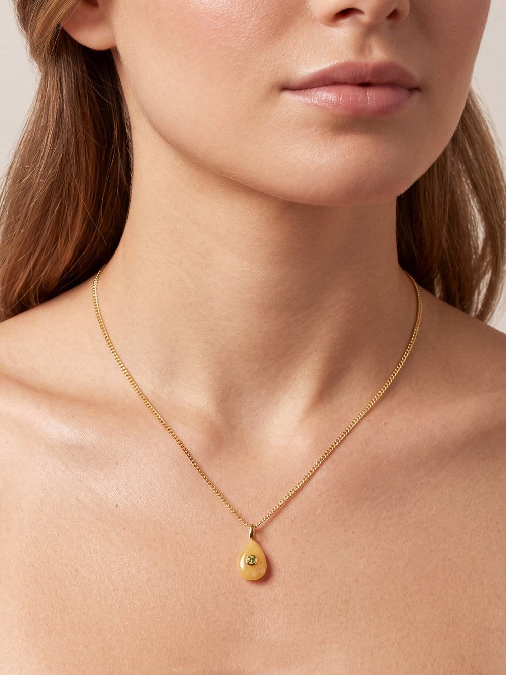 Dije Ovalado Con Centro Zirconia