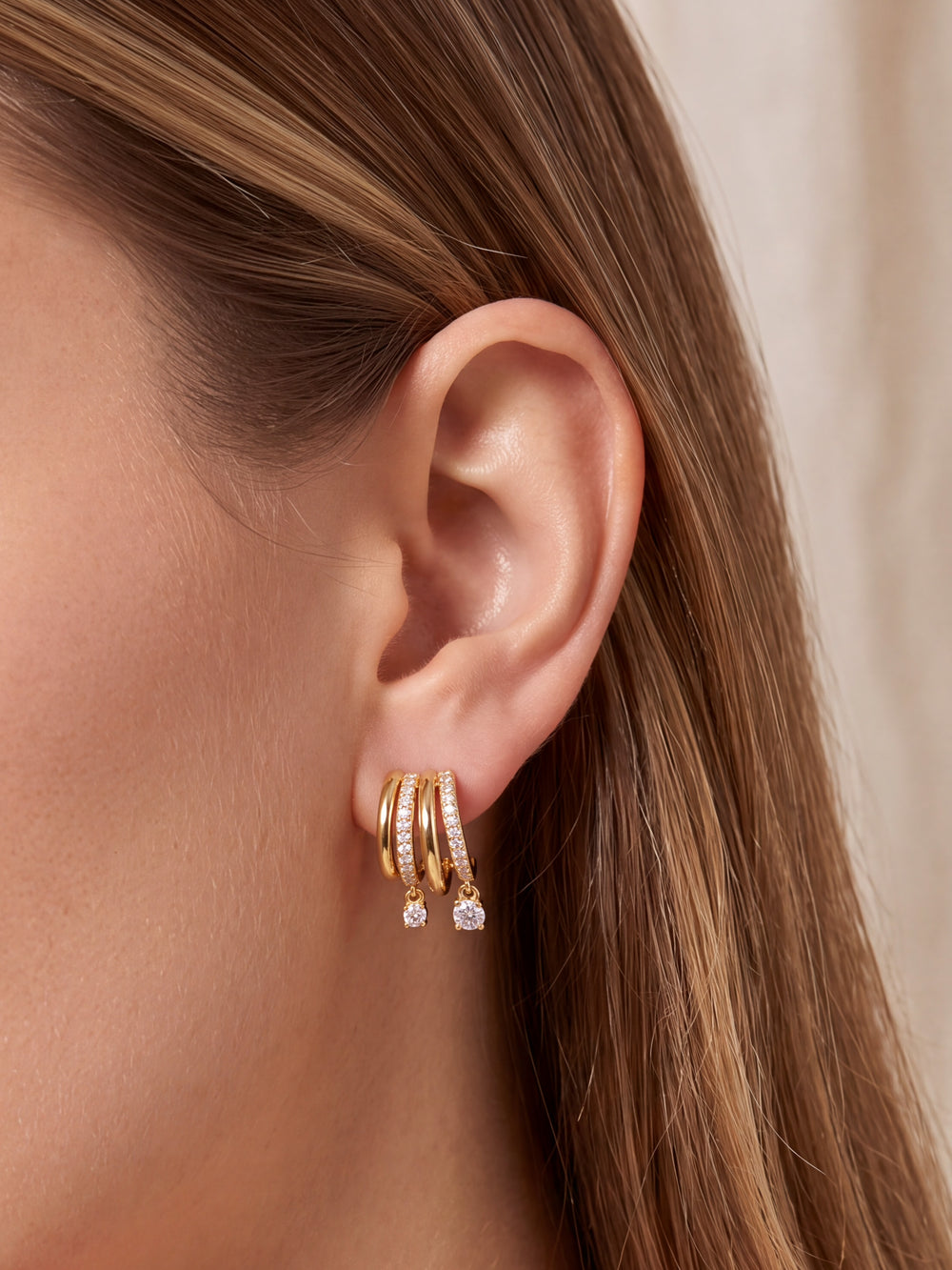 Par Semi Arracada Con Zirconias Colgantes