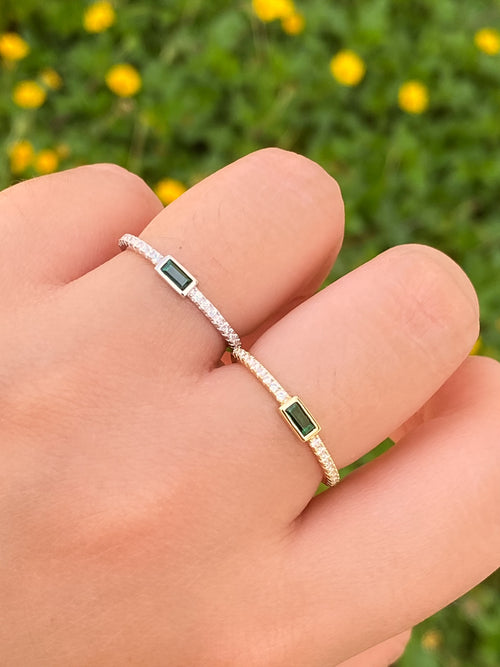 Anillo Zirconias Con Mini Baguette Verde