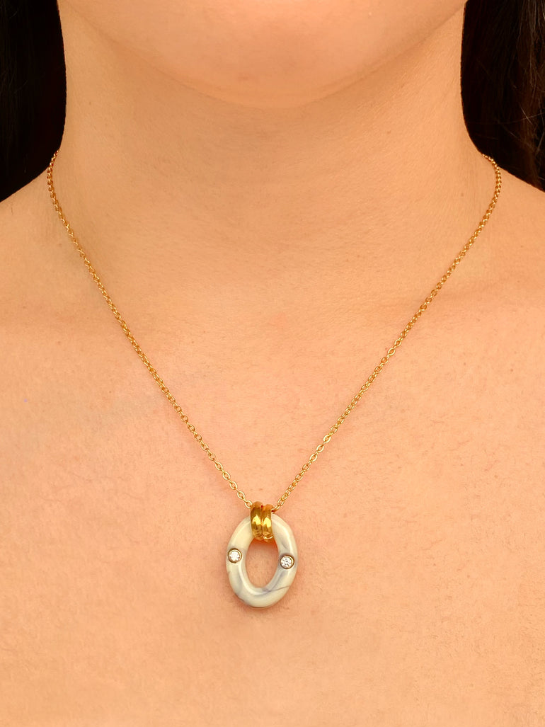 Collar Con Dije Ovalado