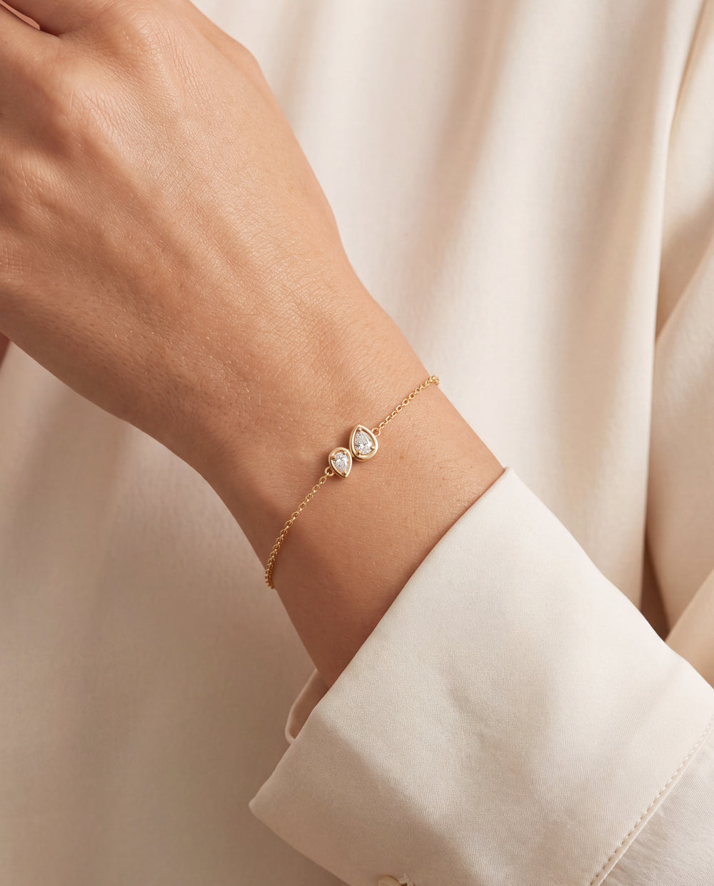Pulsera Con Doble Gota Zirconias