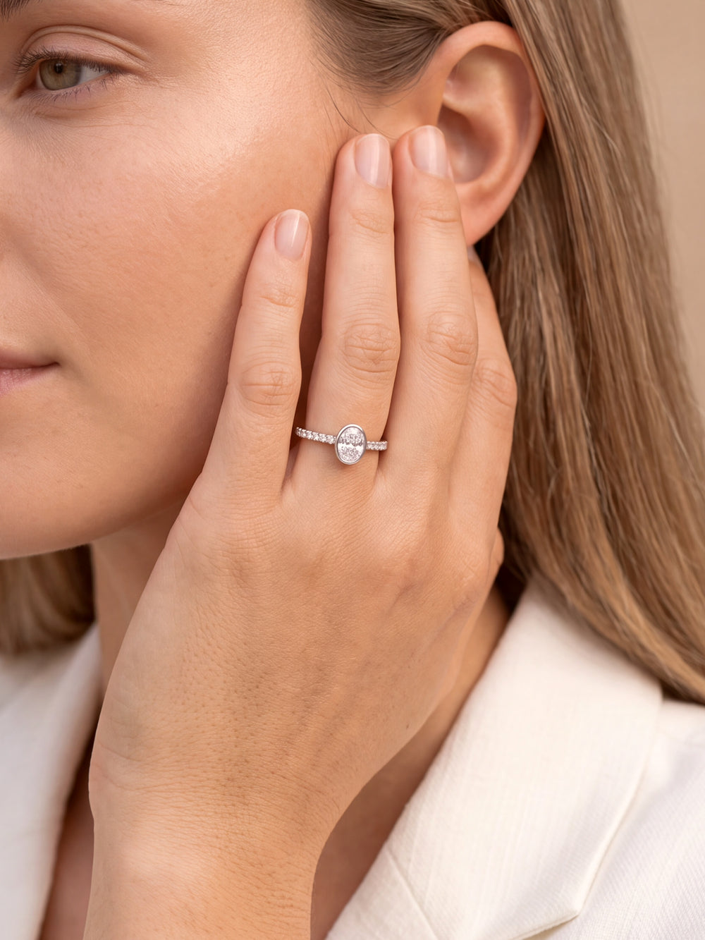 Anillo Con Zirconia Ovalada