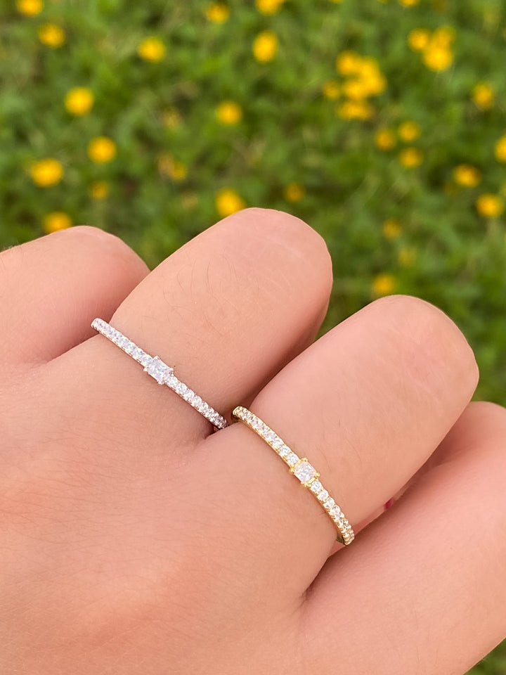 Anillo Zirconia En El Centro