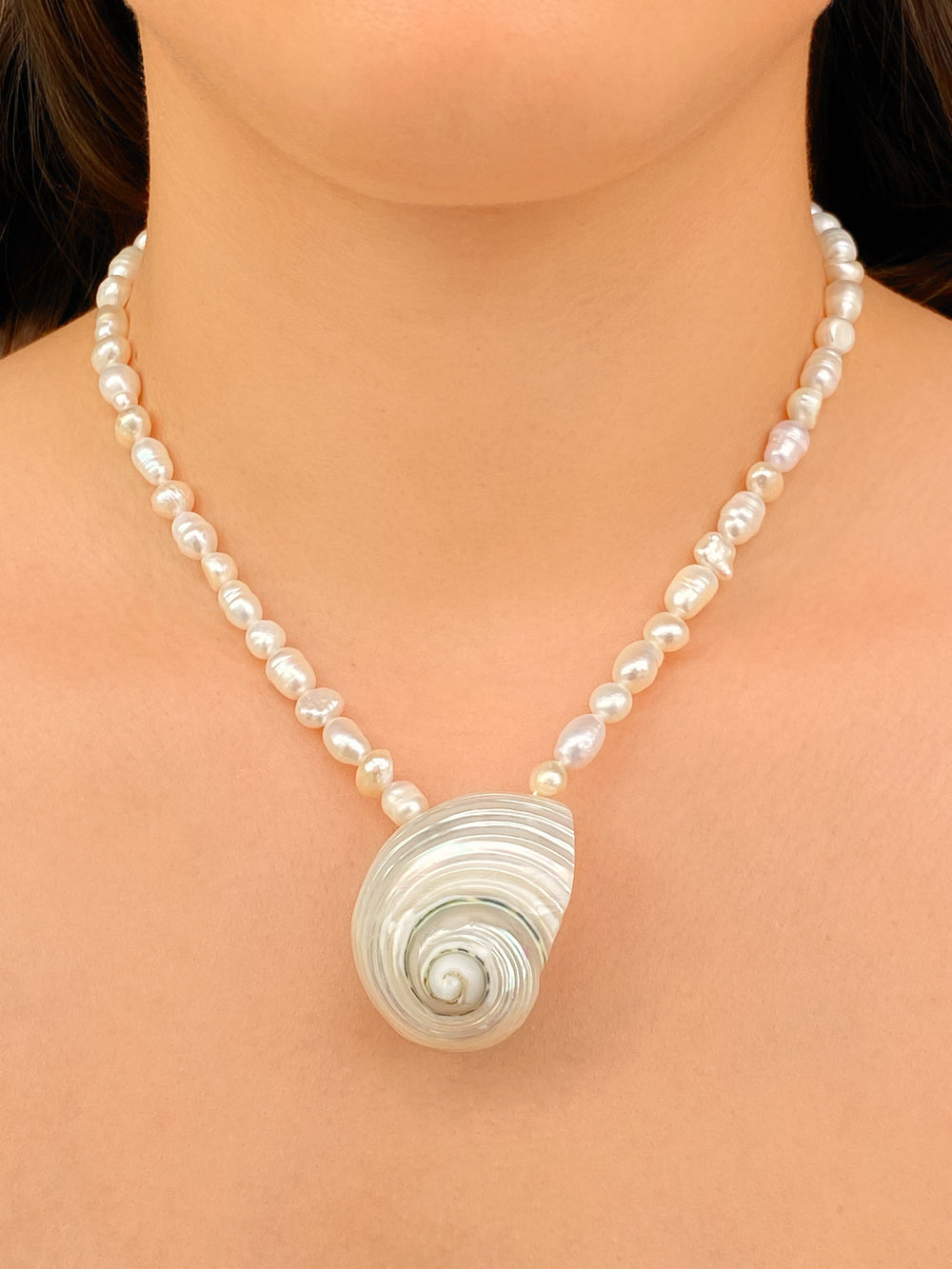 Collar Perlas Con Concha Chunky