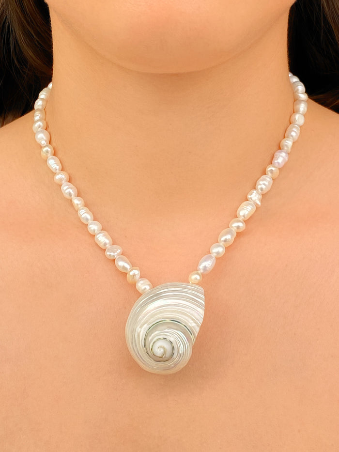Collar Perlas Con Concha Chunky