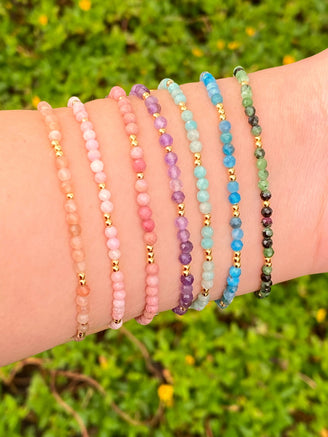 Pulsera Piedras Con Bolitas Doradas