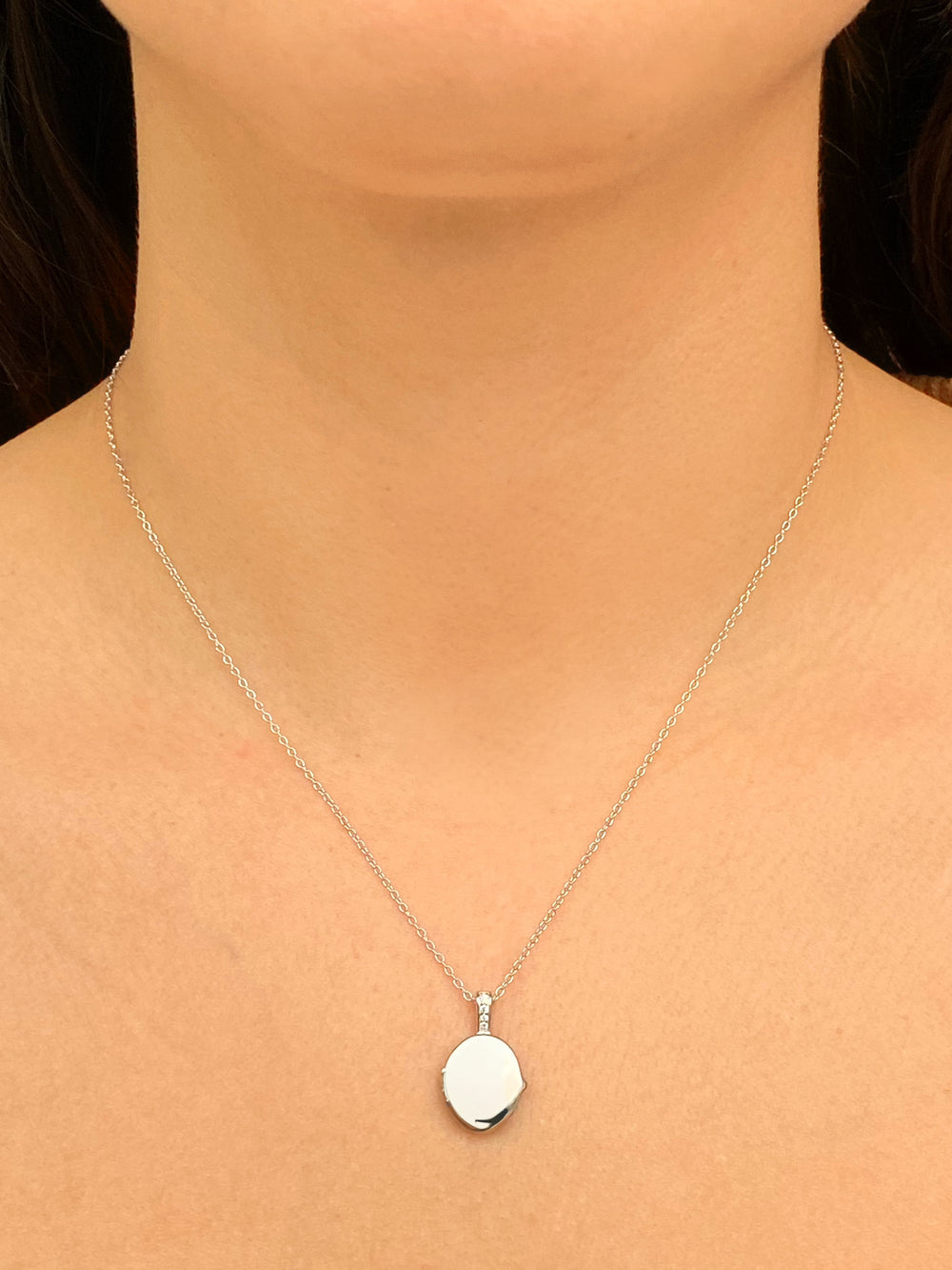 Collar Dije Relicario Ovalado