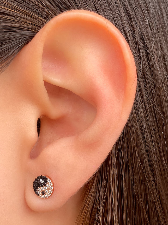 Par Arete Yin Yang Rosado Con Zirconia