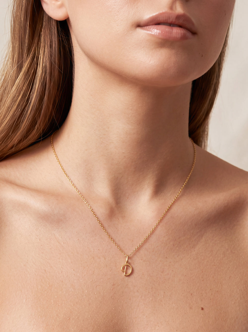 Collar Dorado Inicial Cursiva