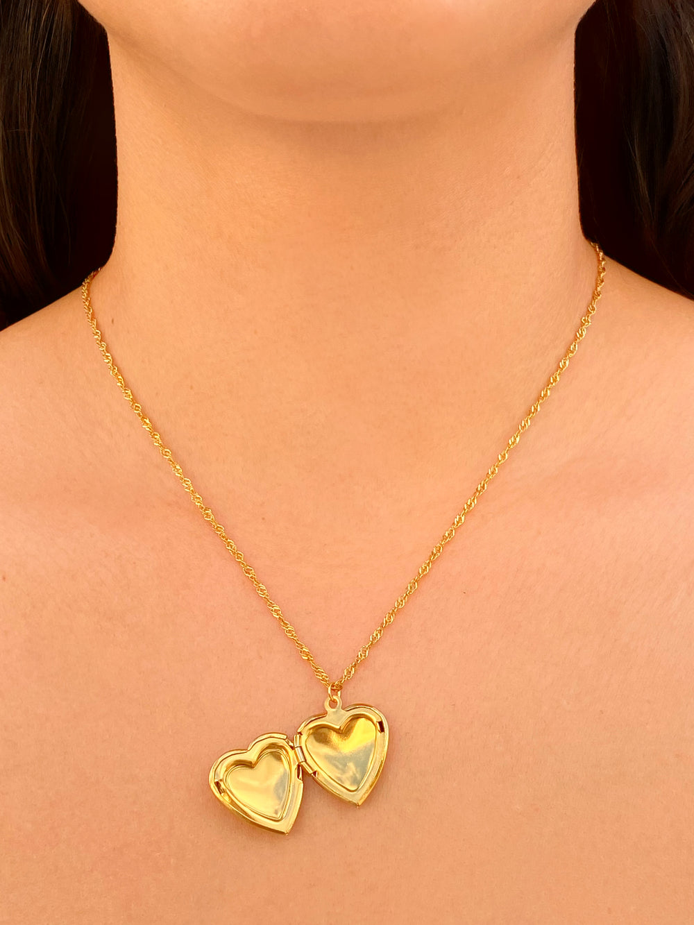 Collar Torcido Con Relicario Corazon