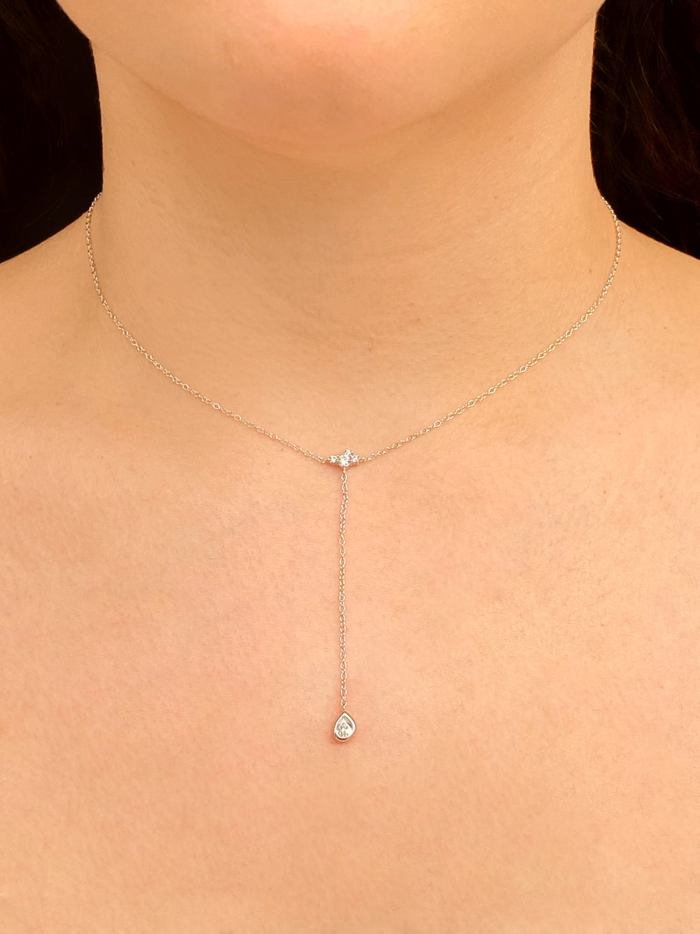 Collar Corbatin Zirconias y Gota